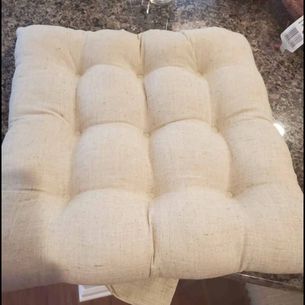 Pier 1 seat cushion